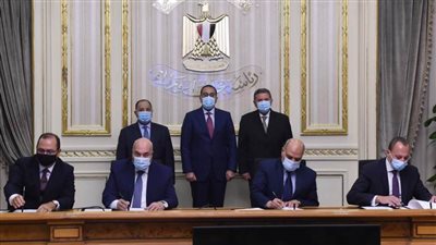 مدبولي يشهد التوقيع على اتفاقية تسهيل ائتماني مع المؤسسات المالية العالمية لتطوير قطاع الغزل والنسيج