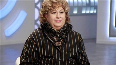 الفنانة سمية الألفى تجرى عملية جراحية خطيرة وتستأصل ورما فى الصدر