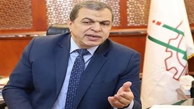 تعيين 1440 شابا منهم 5 