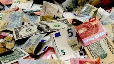 أسعار العملات اليوم الخميس في البنوك المصرية