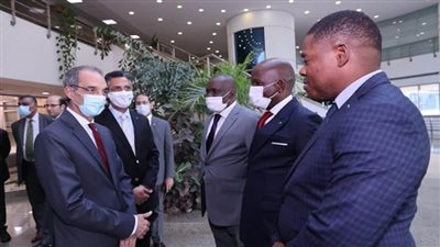  وزير الاتصالات يفتتح مركز مراقبة وتشغيل الخدمات (صور)