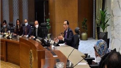 الحكومة تبحث توفير أراضي مبادرة 