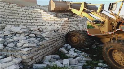 إزالة تعديات على أراضي زراعية بمركز أبو النمرس والعياط