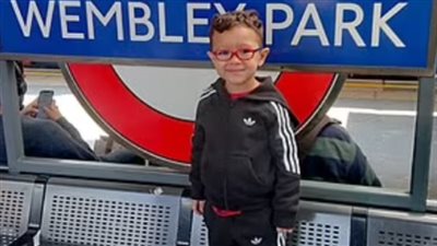 طفل 6 سنوات يخطط لتحطيم رقم قياسى كأصغر شخص يزور جميع محطات مترو لندن الـ272