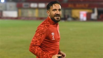 رسميًا.. علي معلول يجدد عقده موسمين مع الأهلي 