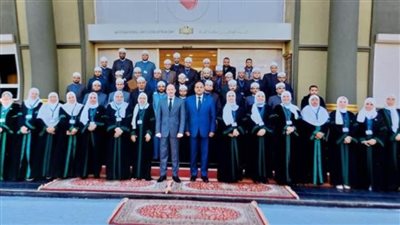 الأوقاف تكرم الأئمة والواعظات الحاصلين على دورة 