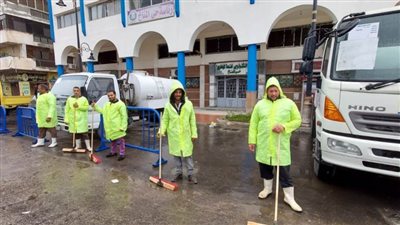 محافظ بورسعيد يشيد بجهود الأجهزة التنفيذية في التعامل مع آثار سقوط الأمطار