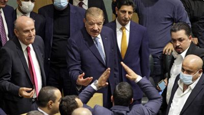 بعد عراك الأيدي.. رئيس البرلمان الأردني 