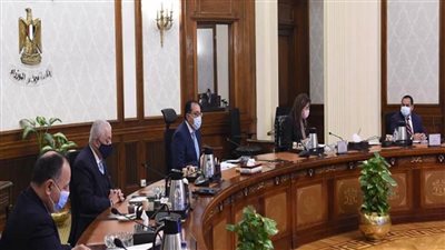 رئيس الوزراء يوجه بوضع خطة تنفيذية على مدار 5 سنوات لسد العجز في أعداد المعلمين (صور)