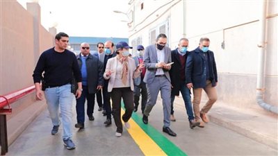 وزيرة البيئة تتفقد وحدة معالجة مياه الصرف الصناعي لشركة بريق  للبلاستيك (صور)