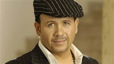 وفاة والد الفنان هشام عباس