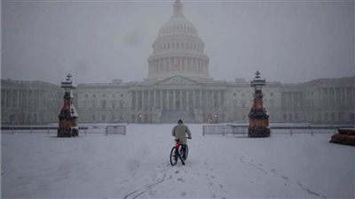 عاصفة ثلجية تشل الولايات المتحدة 