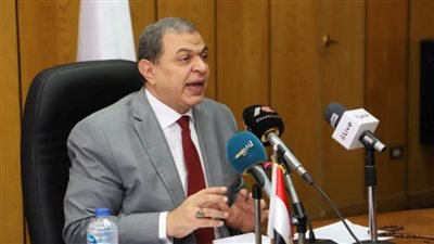 تعيين 818 شابا منهم 8 