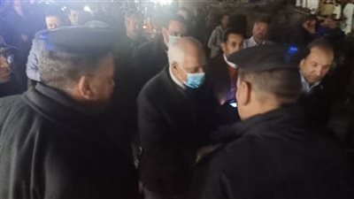 محافظ الجيزة يتفقد موقع سقوط سيارة بفرع رشيد في منشأة القناطر