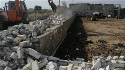 استمرار حملات إزالة التعديات علي أراضي الدولة بجنوب بورسعيد
