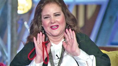 في ذكرى ميلادها.. دلال عبد العزيز ذكرت الموت بضحكة وخشيت رحيل والدتها