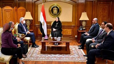 وزيرة الصناعة تلتقي رئيس مجلس إدارة المؤسسة الإسلامية لتمويل التجارة (صور)