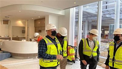 وزير الإسكان يلتقي مسئولي أحد أكبر المكاتب الاستشارية بالعالم (صور)