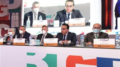 د. خالد عبدالغفار ورئيس جامعة عين شمس يفتتحان المؤتمر الدولي الرابع عشر لأورام الثدي والثاني لأورام الرئة والعلاج المناعي (صور)