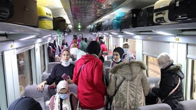 الطلاب الوافدون الأفارقة يشاركون في فوج قطار الشباب إلى الأقصر وأسوان (صور)