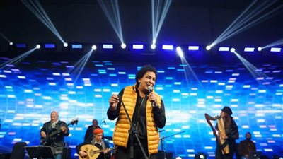 بالصور .. منير يتألق بحفل ضخم في القاهرة الجديدة وسط تفاعل محبيه 