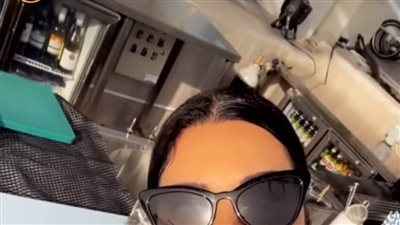 لاميتا فرنجية تتحدى الشتاء بجلسة تصوير في حمام السباحة| صور