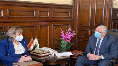 وزير الزراعة يبحث مع سفيرة أروجواي سبل دعم التعاون بين البلدين (صور)