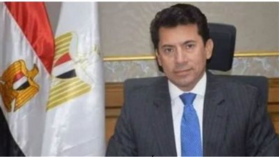 وزير الرياضة يكشف تفاصيل حواره الجانبي مع رئيس اتحاد الكاميرون صامويل إيتو