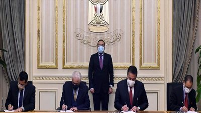 رئيس الوزراء يشهد مراسم توقيع 3 بروتوكولات تعاون لنشر الثقافة والتوعية بالأنشطة المالية غير المصرفية (صور)