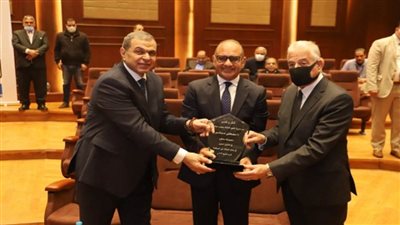 بالإنفوجراف | القوى العاملة في أسبوع.. توفير 6703 فرصة عمل بـ 18 محافظة