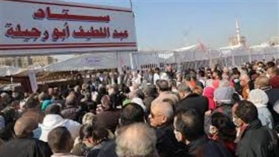 عمرو أديب يعلق على الاشتباكات بانتخابات الزمالك: في ستات اتهرست في الأرض