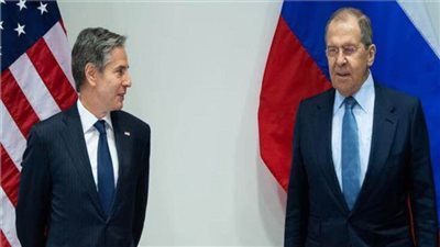 بلينكن يؤكد للافروف أن الحل الدبلوماسي للأزمة الأوكرانية لا يزال متاحًا 