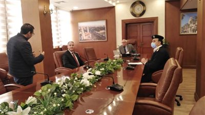 محافظ بورسعيد يبحث مقترح إنشاء منظومة لمتابعة الحالة المرورية وربطها بغرفة التحكم بإدارة مرور بورسعيد
