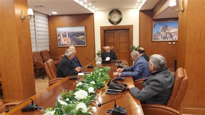 محافظ بورسعيد يتابع سير العمل بعدد من مشروعات حي الضواحي