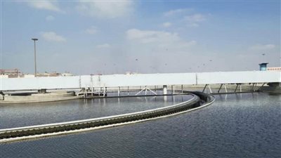 مسئولو المرافق بوزارة الإسكان يتفقدون محطة معالجة صرف صحي الجبل الأصفر (صور)