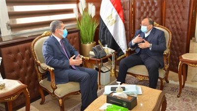 وزير التنمية المحلية يتابع مع محافظ الغربية معدلات تنفيذ مشروعات 
