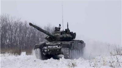 الدبابات الروسية تدخل مناطق تسيطر عليها كييف في لوجانسك
