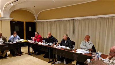 رئيس القابضة للمياه يعقد اجتماعا 