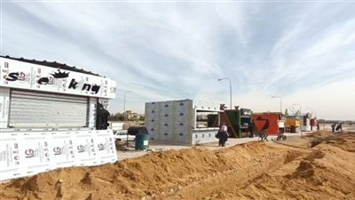 استكمال أعمال مد خطوط المياه والصرف لمشروع بازار العبور «شارع مصر» (صور)