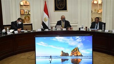 وزيرا التخطيط والإسكان يناقشان الخطة الاستثمارية لوزارة الإسكان للعام المالى 2022/2023 (صور)