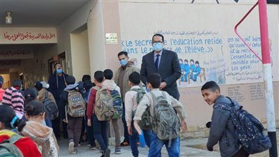 وكيل تعليم الغربية.. يتابع عدداً من مدارس إدارة غرب طنطا للاطمئنان إلى انتظام الدراسة