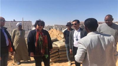 وزيرة الثقافة تتفقد الأعمال الإنشائية لمشروع قصر ثقافة أبو سمبل بأسوان
