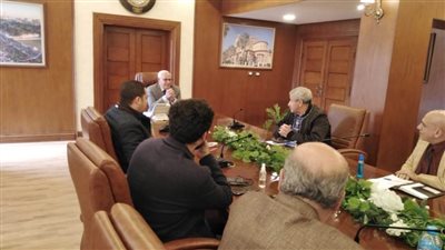 محافظ بورسعيد يبحث استعدادات إقامة مهرجان بورسعيد لسينما العالم القديم