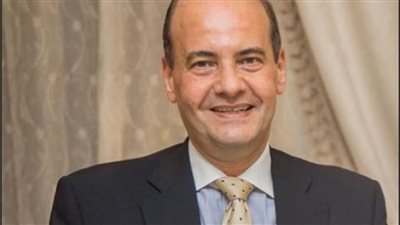 قنصل مصر بشيكاجو يزور معرض 