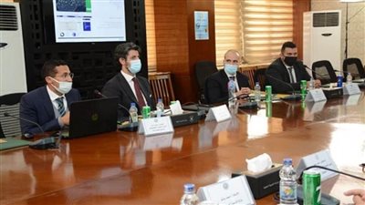 وزيرا التنمية المحلية والبيئة يناقشان منظومة المخلفات الصلبة وعرض شركة 