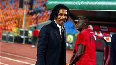 سونج يضم 38 لاعبا لقائمة الكاميرون استعدادا لمواجهتي الجزائر بتصفيات المونديال 