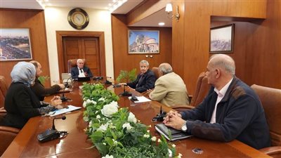 محافظ بورسعيد يتابع سير العمل بمدينة بورفؤاد ومنطقة سهل الطينة