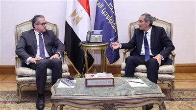 وزيرا السياحة والاتصالات يتابعان الموقف التنفيذي لرفع كفاءة سرعات خدمة الإنترنت بالمنشآت الفندقية (صور)