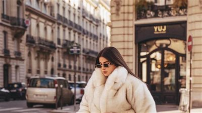 بإطلالة شتوية.. هدى الأتربي تتجول في شوارع ألمانيا| صور