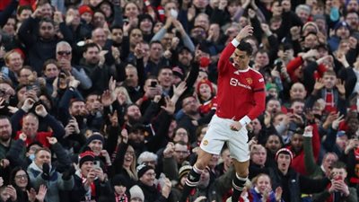  مانشستر يونايتد يهزم توتنهام 3-2 في مباراة مثيرة